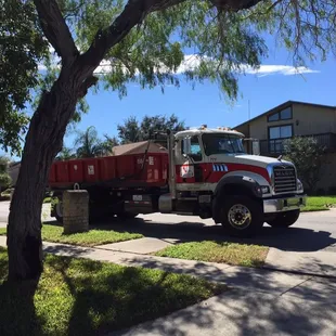 Alvaro taking a 15-yarder to a customer in Calallen, thanks JR, our customer there for this great pic!...