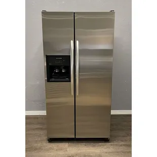 Kitchen Aid Refrigerator KSCS25INSS01
$899.99 - 6 MONTH WARRANTY