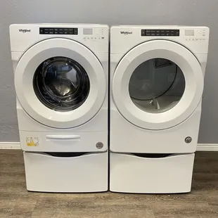 Whirlpool Washer 4.5 Cu. Ft. WFW5620HW3 &amp; 7.4 Cu. Ft. Gas Dryer WGD5620HW1
 $1,349.99 - 6 MONTH WARRANTY