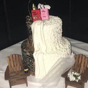 The team at Frost nailed our wedding cake! The cake was amazing and we cannot wait to have Frost replicate this for our 5th anniversary.