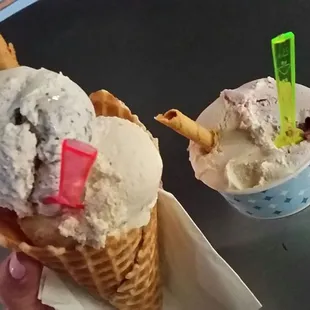 Biscott in a cone and toasted almond and cherry in the cup