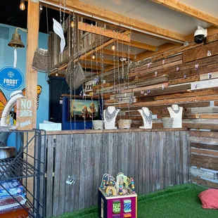 Tv area is cool if you want to sit and enjoy your froyo.