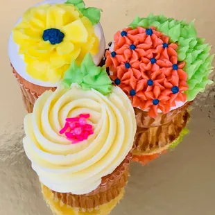 Frosted Artisan Bakery mother's day cupcake