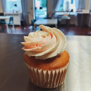 Frosted Artisan Bakery strawberry swirl