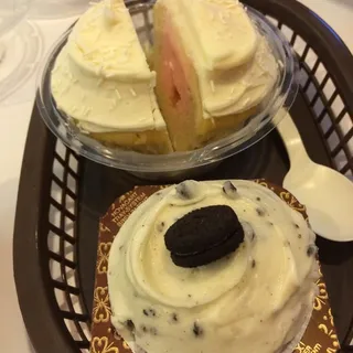 Chocolate / Cookies and Cream Buttercream Cupcake
