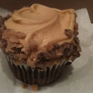 Chocolate / Caramel Toffee Buttercream Cupcake