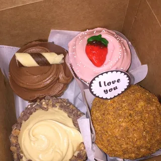 Chocolate / Peanut Butter Buttercream Cupcake