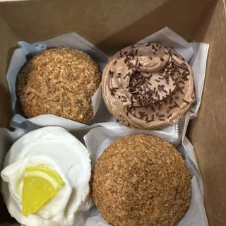 Assorted box of 4 cupcakes