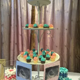 Gender reveal display