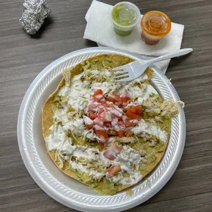 Tostada Gigante Aguacate con Pollo
