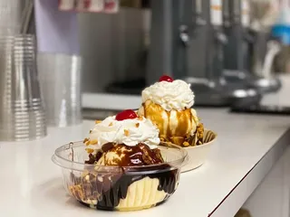 Mastro's Ice Cream & Frozen Yogurt Shoppe