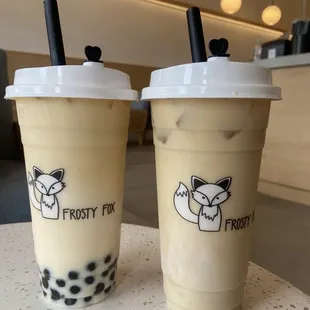 Jasmine boba milk tea (L) and mountain oolong milk tea