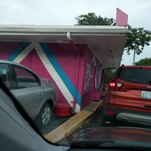 Frosty Freeze drive-thru has a line on Sunday I packed up my stuff