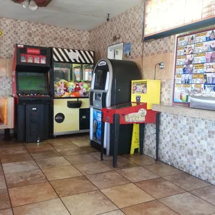 Jukebox n acrcade games..