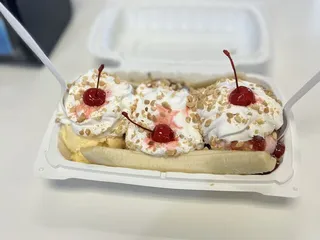 Lulu's Ice Cream Parlor & Treatery