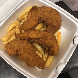 food, chicken wings and fried chicken