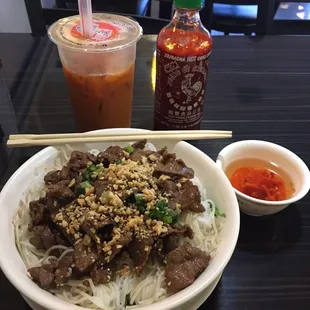 Beef vermicelli and an iced Thai Tea