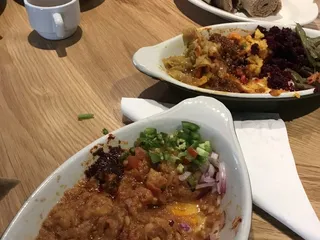 She Royal Bar & Bistro