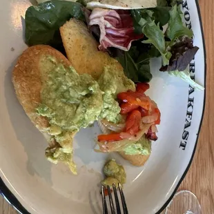 Avocado toast + egg