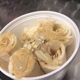 This place is really good favorite place to get frozen yogurt  highly recommend and the staff is super nice!!