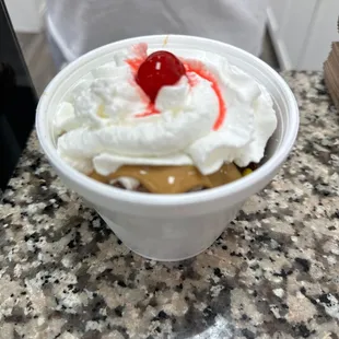Udder Butter Peanut Butter Sundae