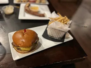 Zeppe's Tavern & Pizzeria