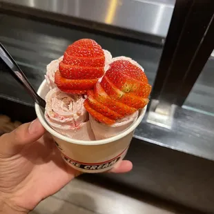 26. Strawberry Cheesecake with strawberries