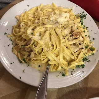 Garlic Chicken Fettuccine