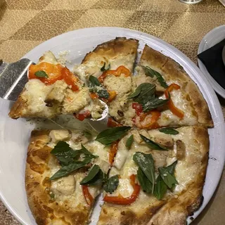 Garlic Chicken or Shrimp Alfredo Pizza