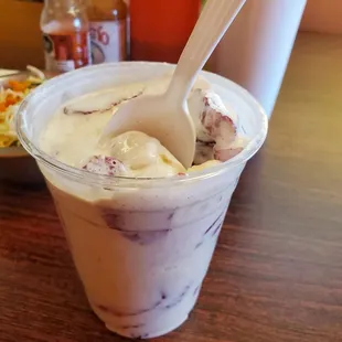 Platano y Fresas con crema