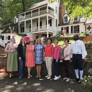 DAR members on the Monticello Wine Trail Tour - Aug 26, 2017