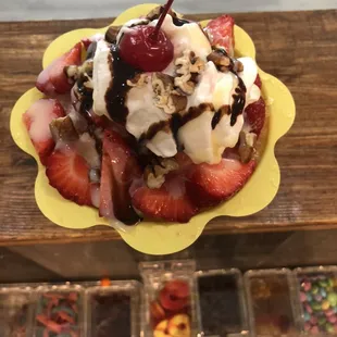 Volcano!! SeaSonal shaved Ice with fruits