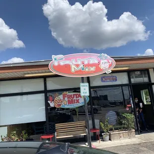 outside, ramen and noodles