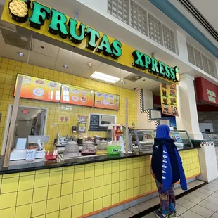 Hello.... anyone there to assist the lil guy????  02/15/2021