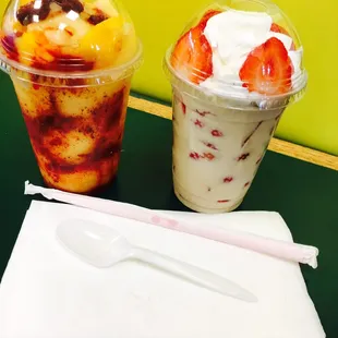 Chamango and fresas con crema