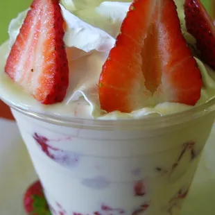 Fresas con Crema at Fruteria La Capirucha