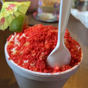 elote con cheetos en vaso