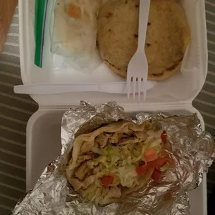 Pupusa and chicken fajita taco