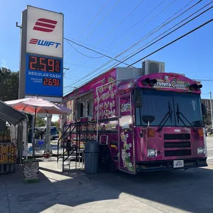 a pink food truck