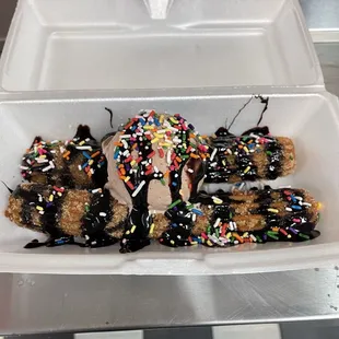 Churros Con Nieve Y Chocolate