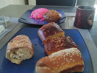Delizias Bakery