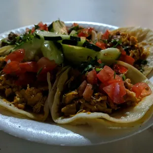 Tres Pollo y dos asada tacos