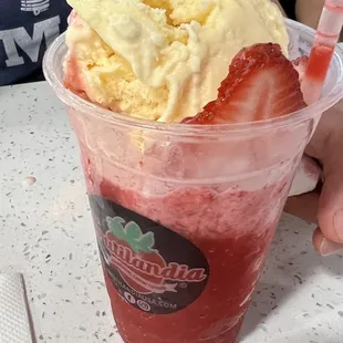 Strawberry Raspado w/ ice cream