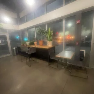 Seating area - waiting for to go orders