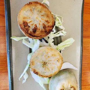 Pan-fried chive dumplings