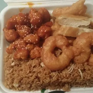 Food looks okay.  But taste!!  NOT!!  Out it goes.  Waste of money.