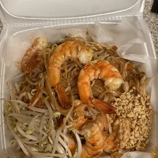 Pad Thai with shrimps