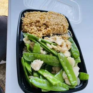 Chicken with snow peas