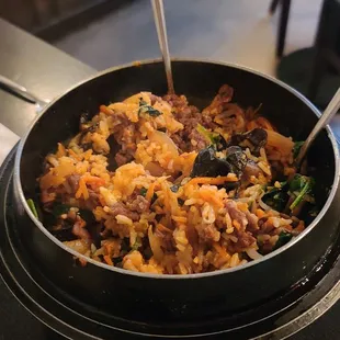 dolsot bibimbap.