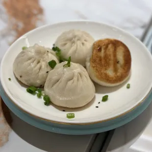 Pan-fried pork bao